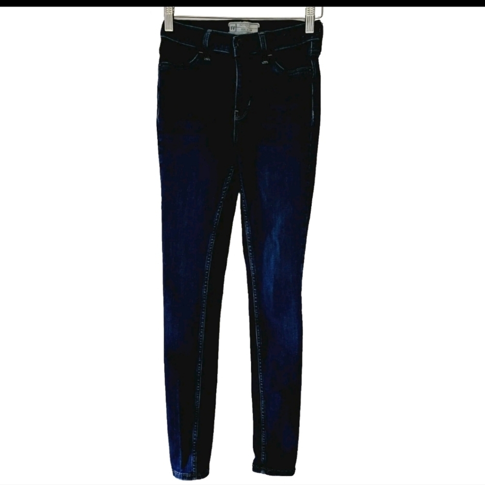 FREE PEOPLE skinny mid rise jeans